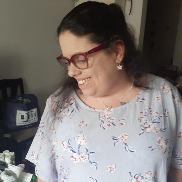 Meet your Posher, Patricia - Picture 2 of 4